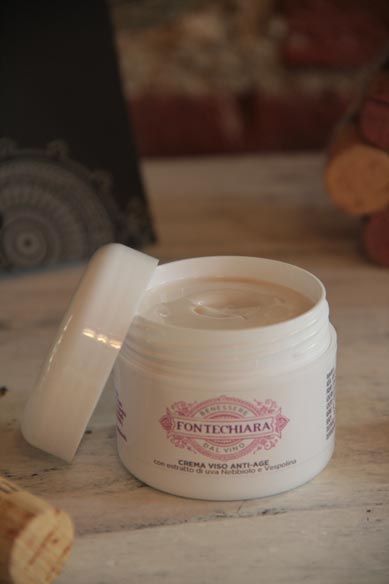 Crema-Viso-anti-age-Cantina-Fontechiara.jpg